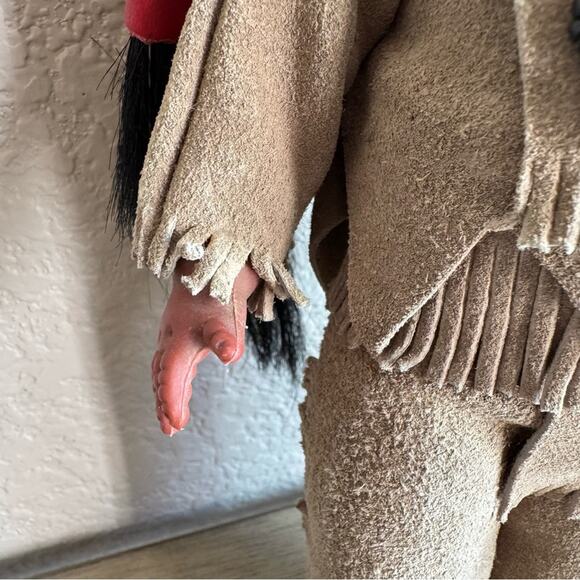 Original Carlson Dolls Osage Chief #10-91 – 11” – Sleepy Eyes with Tag - Picture 3 of 7